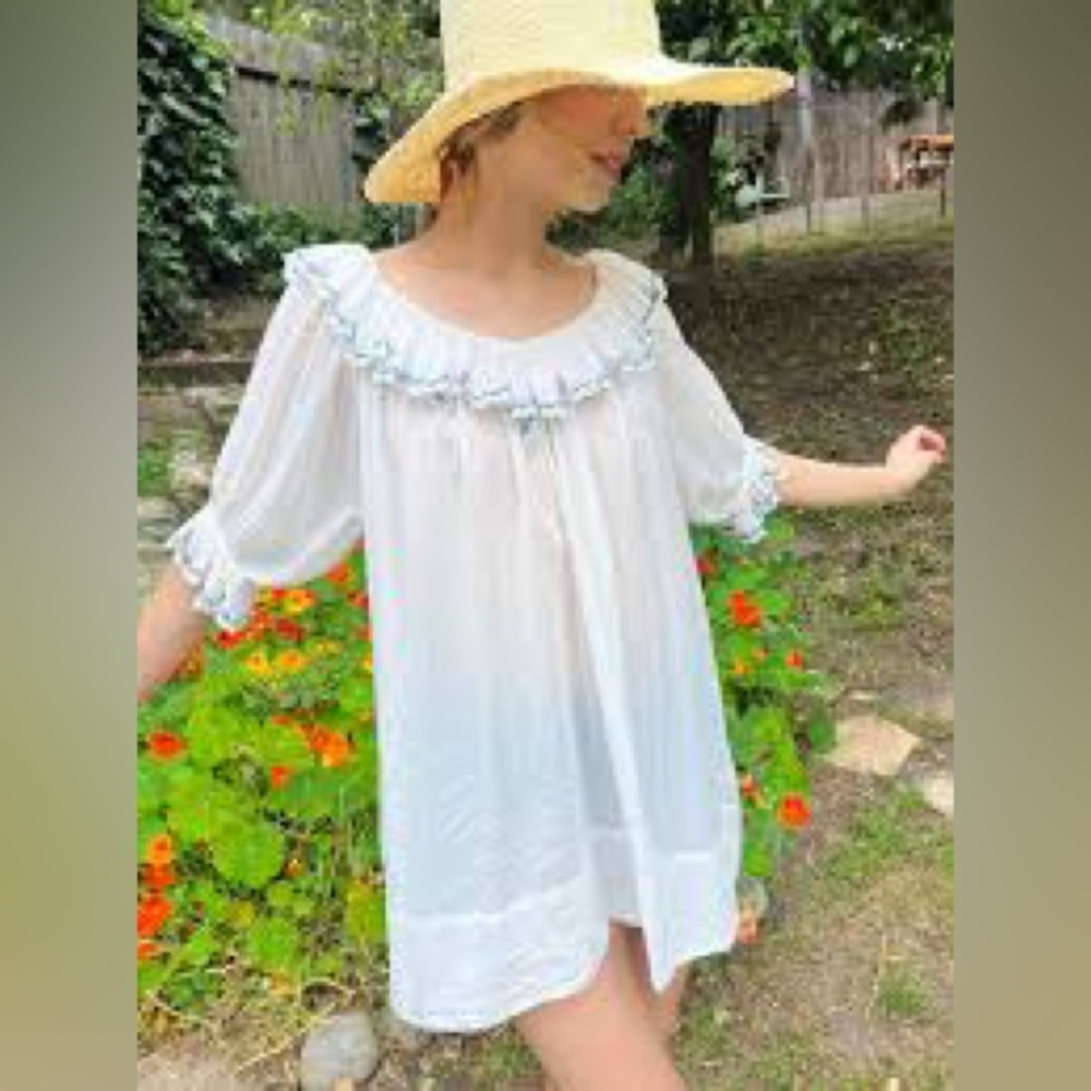 Doen White Ruffled Yoke Short Dress